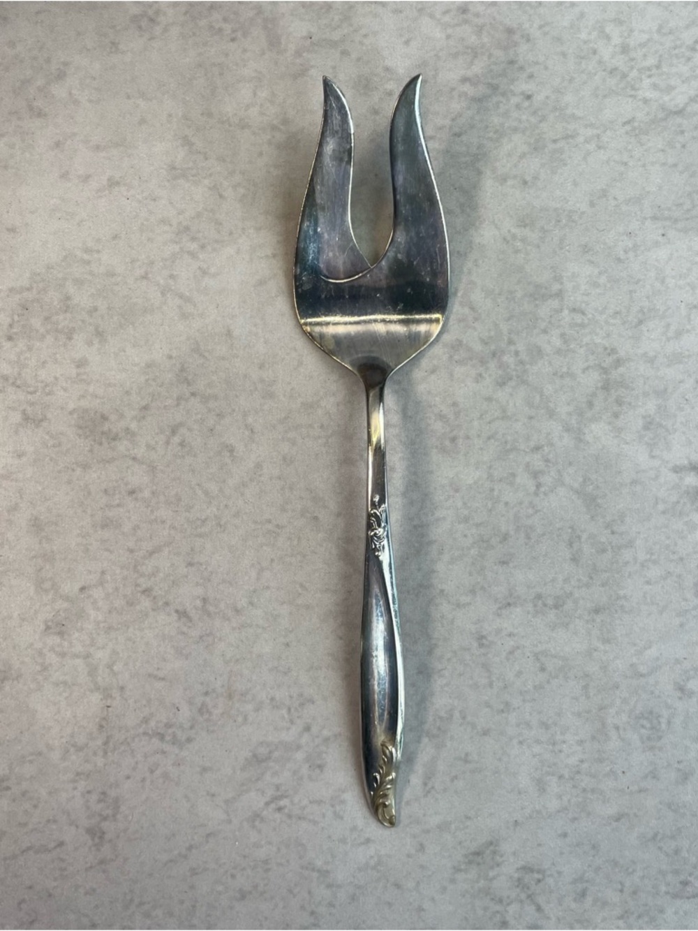 Oneida Deep Silver Serving Fork 9.5” Vintage Meat Fork Floral Handle